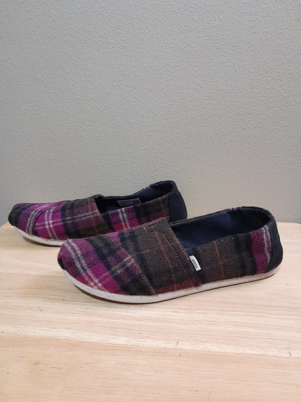 TOMS Fuchsia Cozy Flannel Plaid Canvas Lining Slip On Loafers Womens 7.5